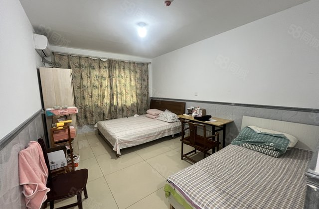 新一中对过  大三室  有车有储免大税