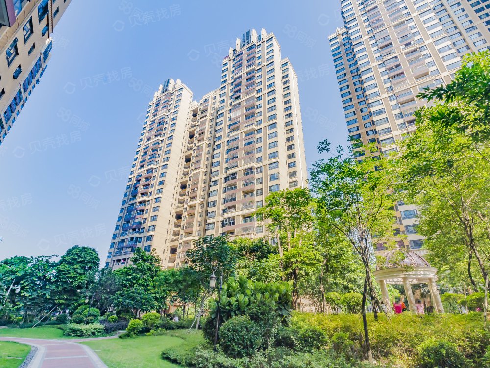 普君新城华府4室2厅2卫143.25㎡南北380万