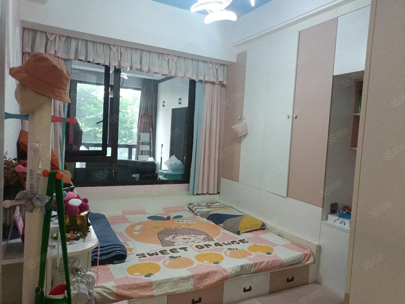 金马御龙城5室2厅3卫228㎡南北195万