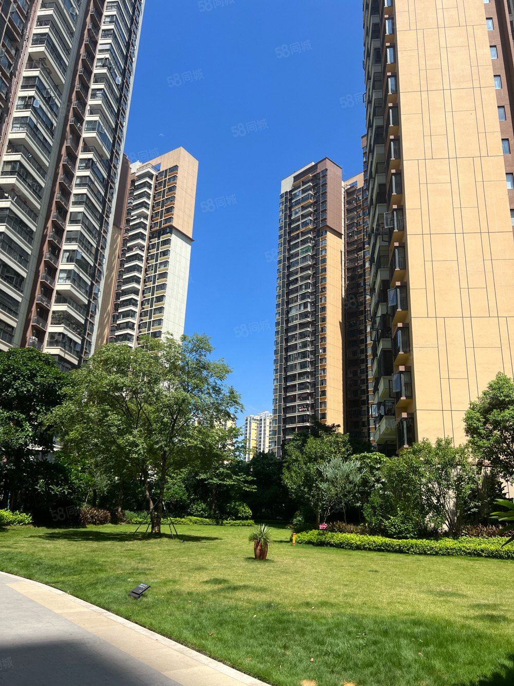 华润万象华府4室2厅2卫125.04㎡南北172万