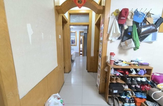 急售新世纪花园小区   三楼 户型很好价格不高