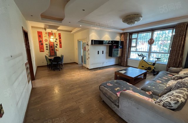 高新区文轩二层带阳面车库，免大税三室朝阳看房有钥匙。