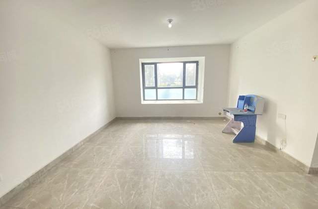 莲湖新城 水岸花语 全明户型 西边户 带车位 三室两卫万达