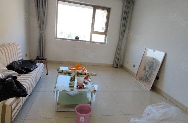 好房急售！润景苑小区三室好楼层，东边户，带车位储藏室免大税