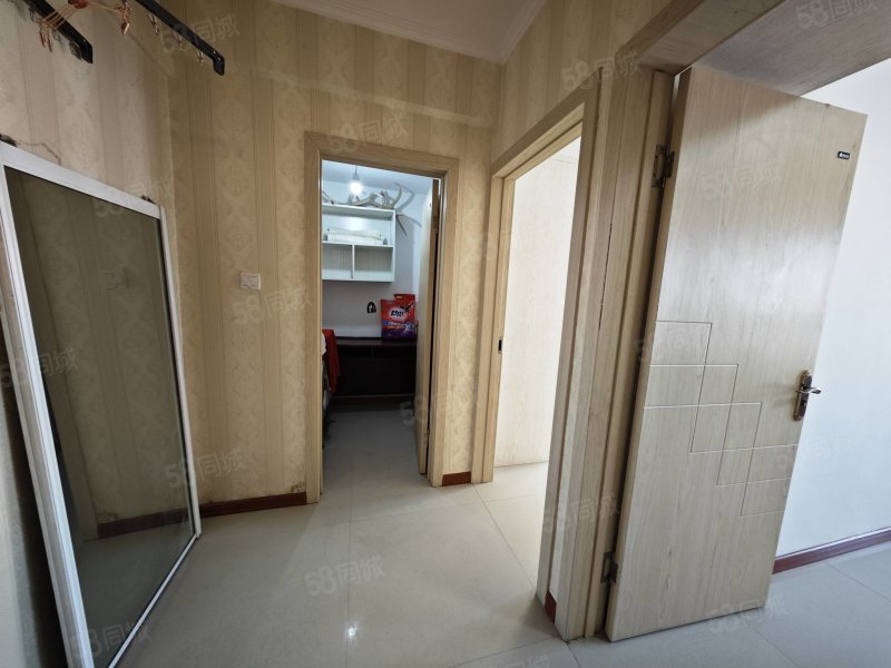 龙源万方大厦电梯精装复式采光极好家电全齐随时看房