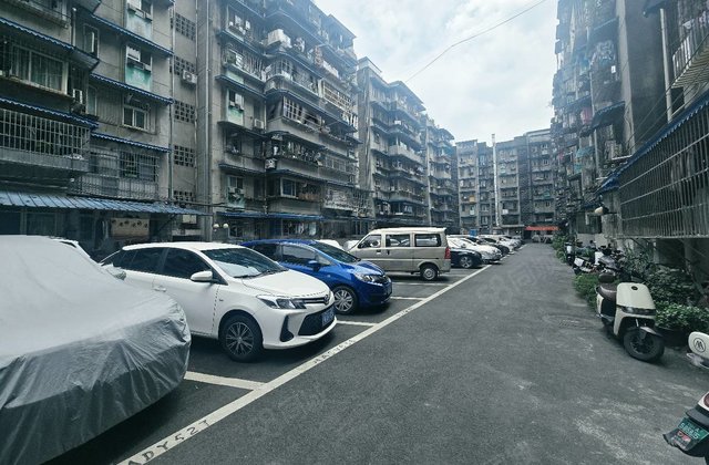 战旗东路6号院3室2厅63.05㎡88万二手房图片