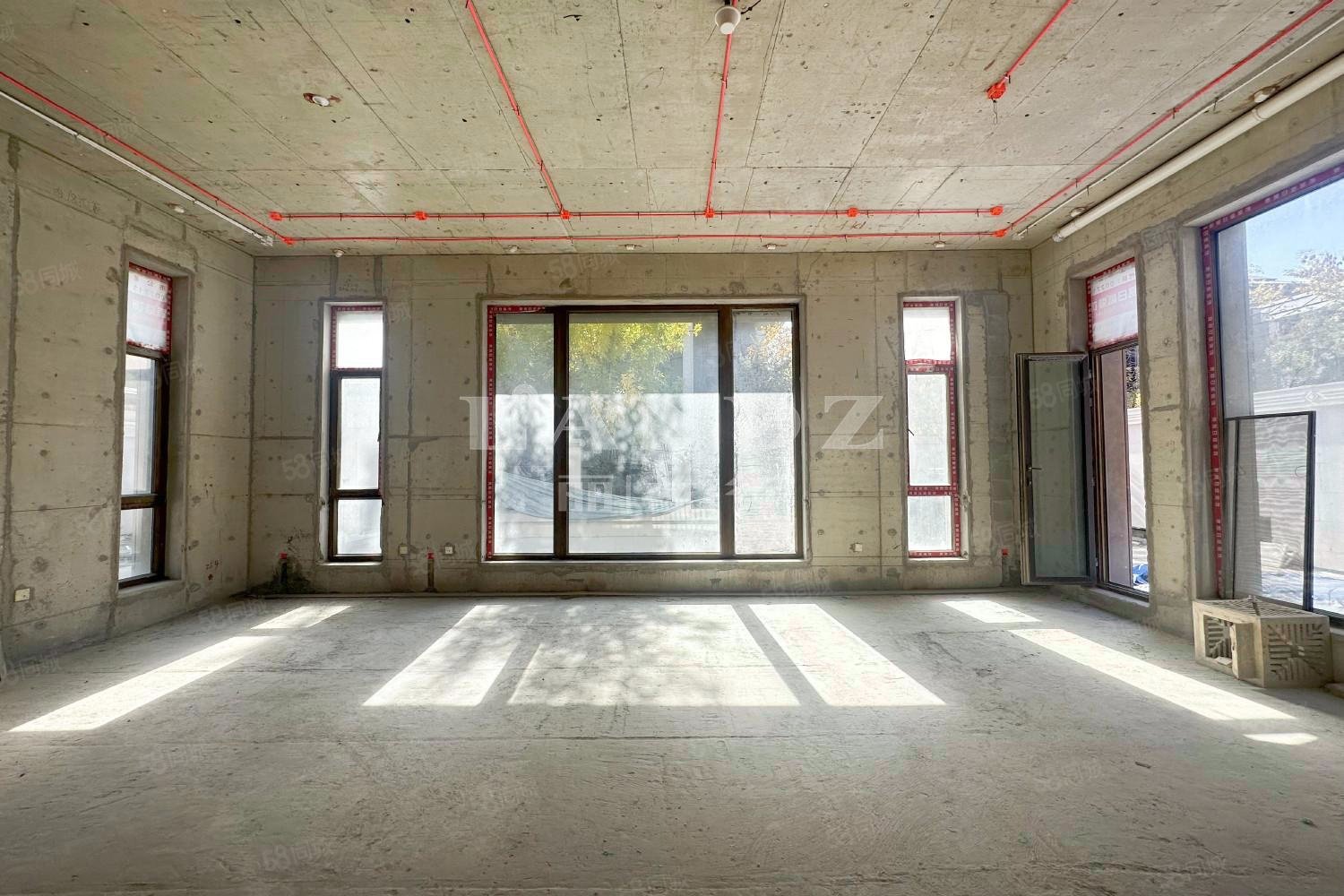 九章別墅5室11廳7衛(wèi)959.92㎡東4950萬