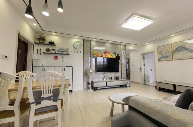 开发区东昌中学 精装三室边户带储 诚心出售