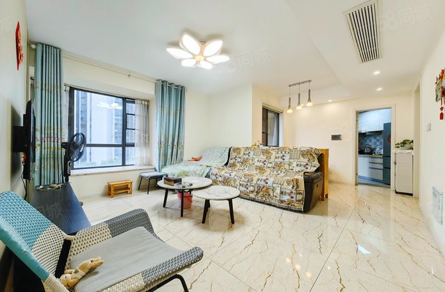 英郡(三期)3室2厅100.31㎡216万二手房图片