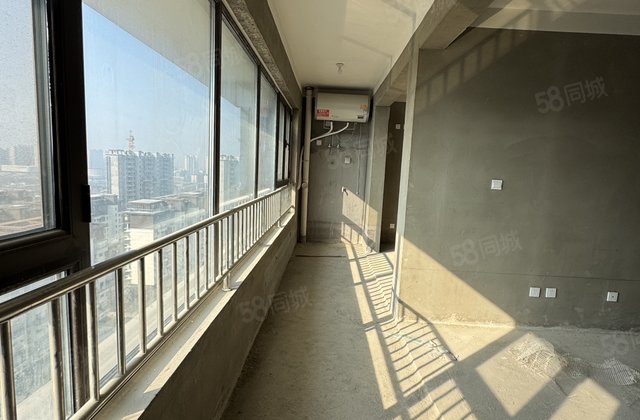 鲁商城市广场3室2厅100㎡55万二手房图片