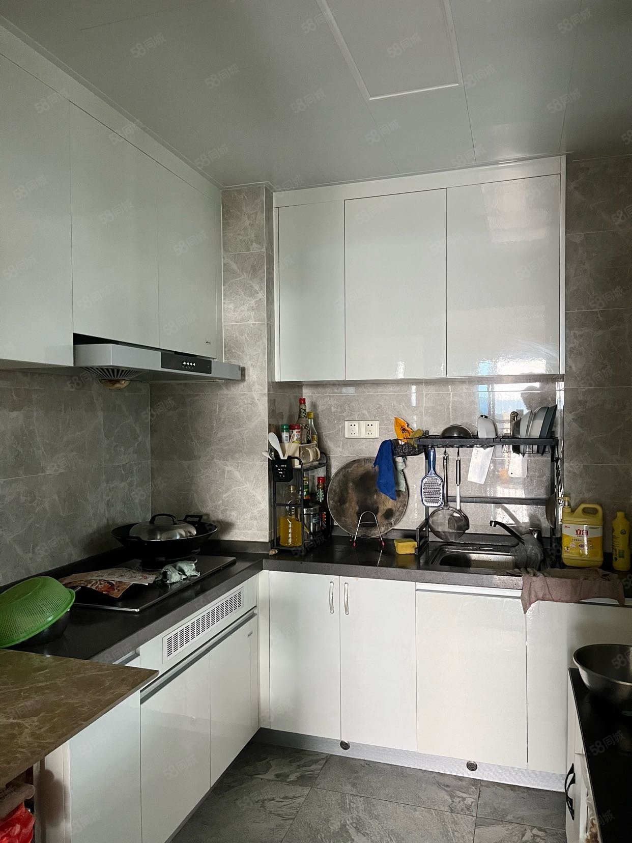 碧桂园江山樾3室2厅2卫107㎡南64万