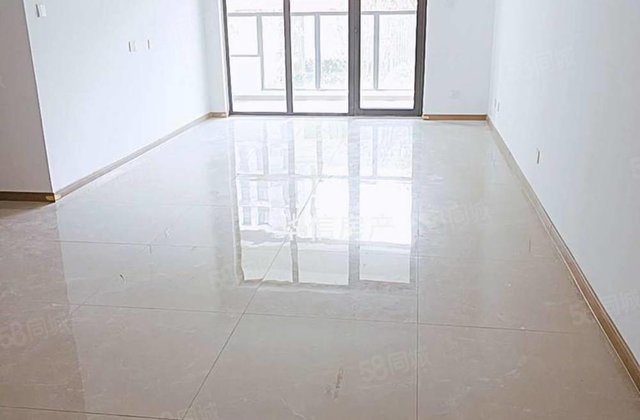 双阳台，三室双卫，带车位，新房，  实验