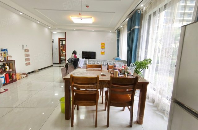 一楼带院  百合新城精装  免大税  带60平院子