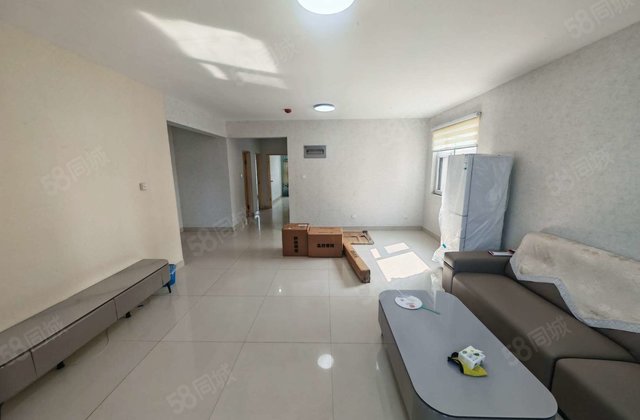 简单装修 3室2厅 123平 电梯房 居家自住 保养好