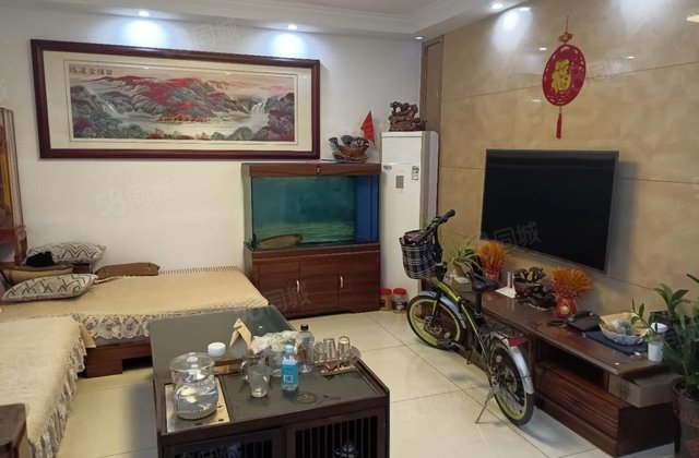 颐馨园二期，户型好采光好无遮挡，三室两厅一卫南北通透环境好