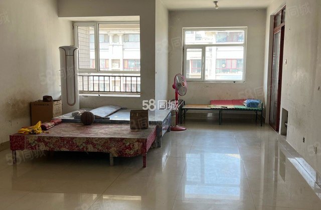 金柱月亮湾(D区) 电梯房南北通透 双卫生间 视野好 板楼