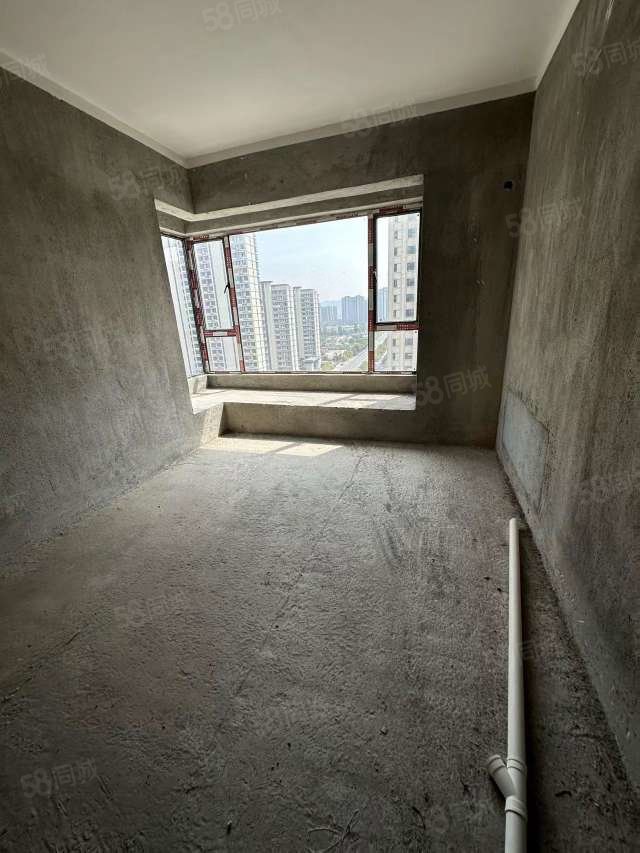 德和领秀广场3室2厅2卫110㎡西85万