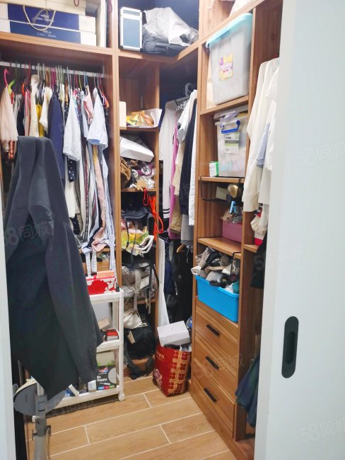 雅郡花园4室2厅2卫176㎡西南1085万
