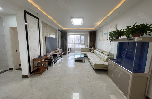 文轩东校裕昌国际，精装修，东边户带车位地下室性价比3室2卫急