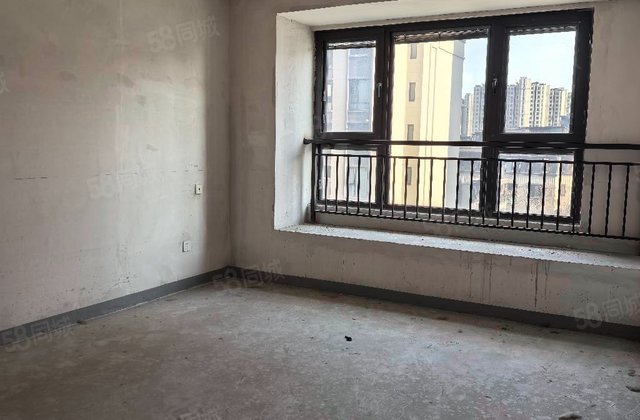 中远桃源墅4室2厅146㎡174.6万二手房图片