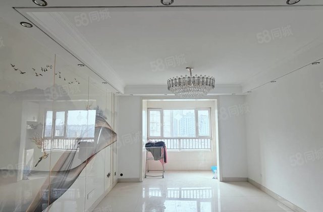 新出免大税房龄新！双卫南北通透！精装修婚房！