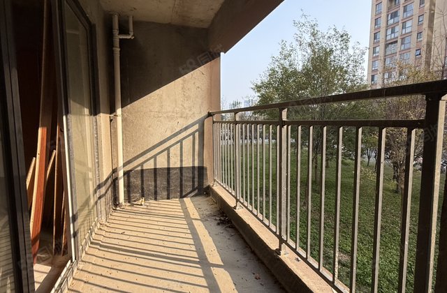 油田新城平安苑3室2厅140㎡65万二手房图片