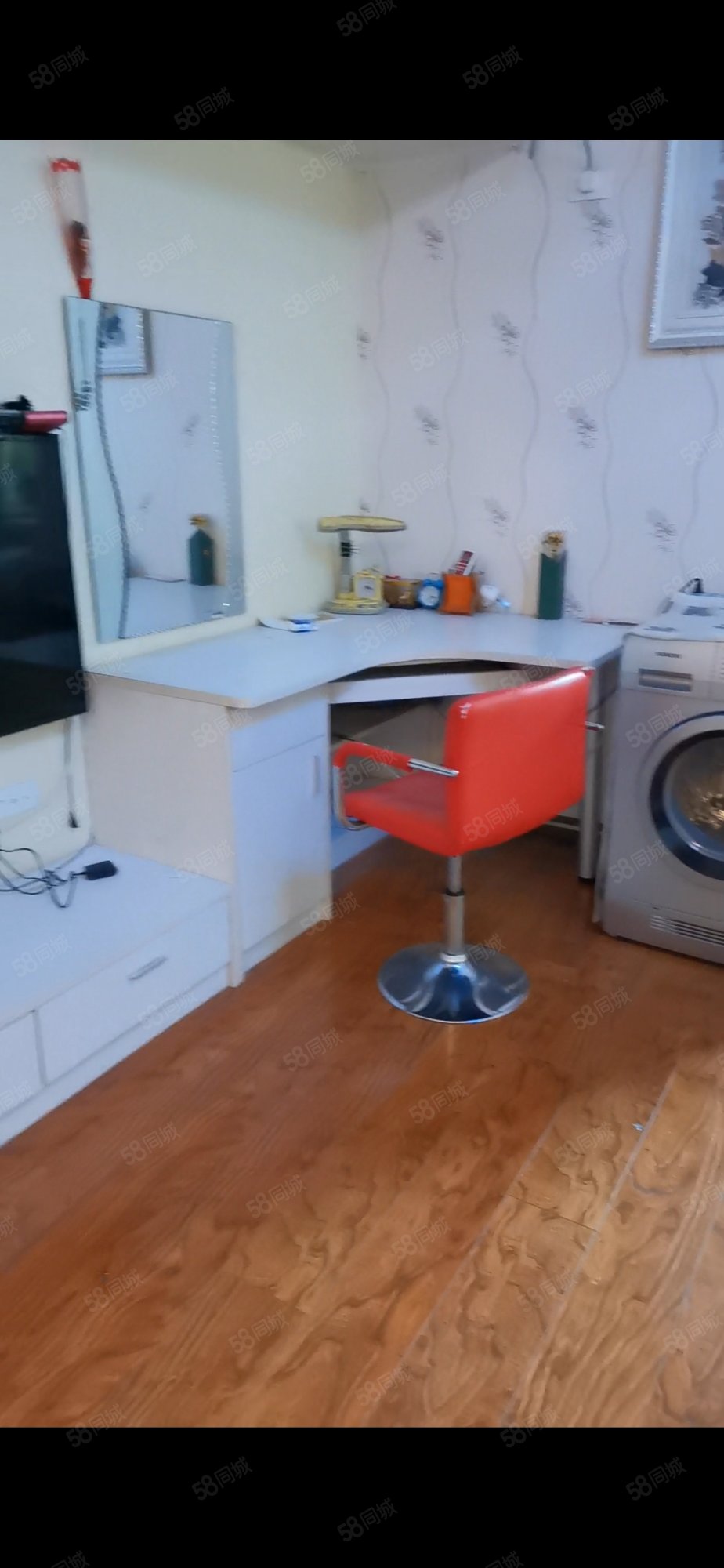 彪炳盛世广场1室1厅1卫43.5㎡东30万