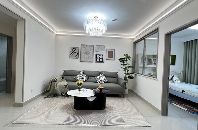 香江 雅居医疗配套成熟 装修好 带电梯 南北通透 刚需小三居