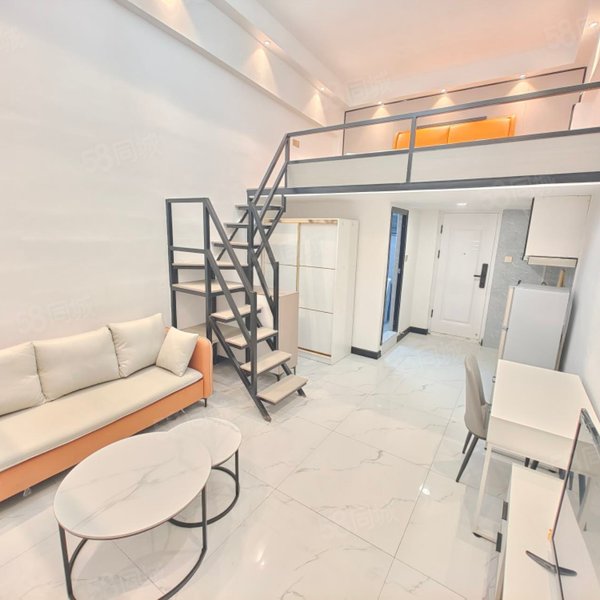 朝阳广场地铁口傍 精装loft一房一厅拎包入住 可短租