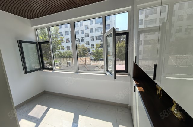 东昌湖边180  2楼 精装婚房 三室 地暖 送储 免大税