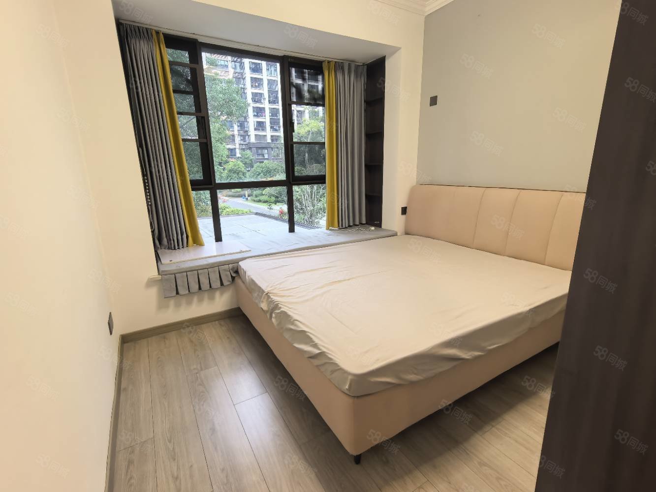 港中旅公元6室2厅3卫143㎡南北189万