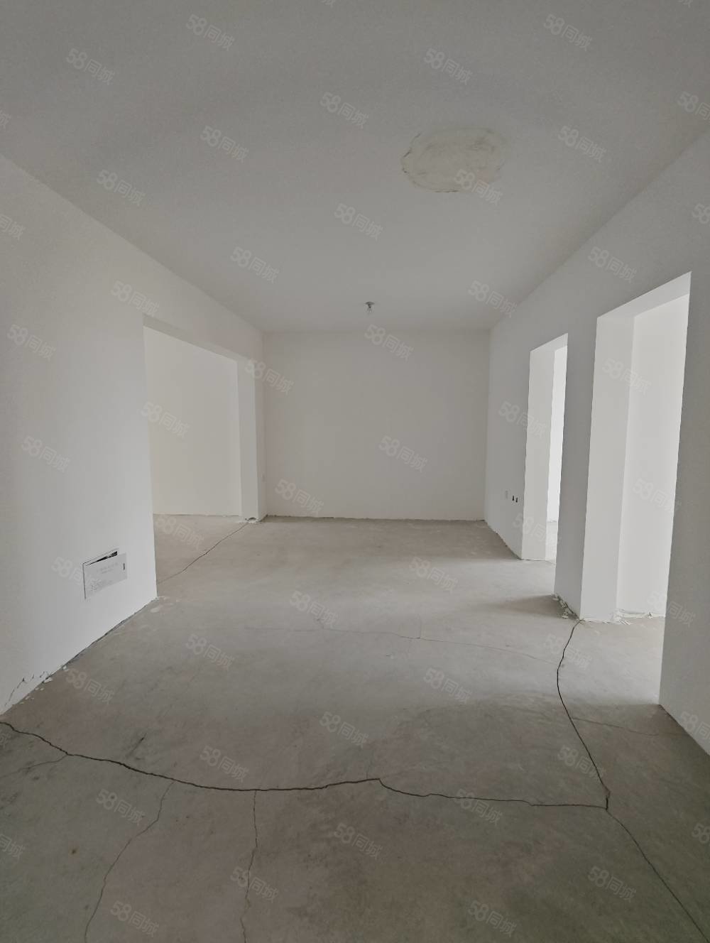 锦江丽都3室2厅1卫101㎡南北56万