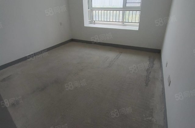 168平观景房四室两厅两卫边户带车位185万左右