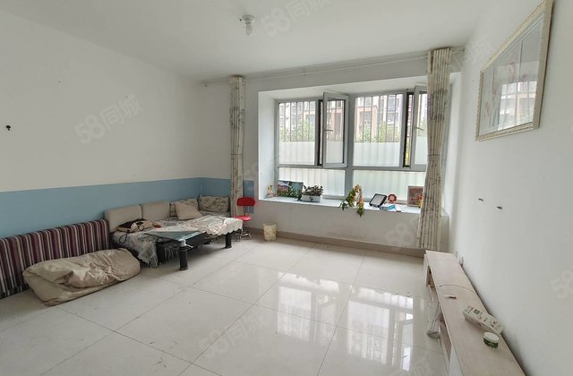 二中文苑金柱大学城三室105平75万免大税送储藏室有钥匙。