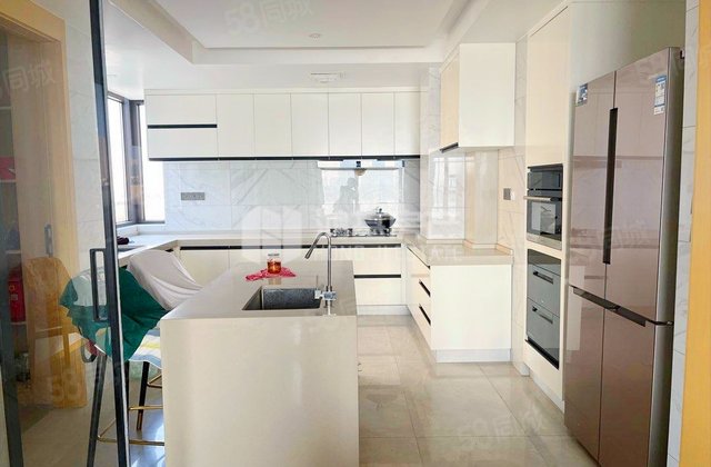 绿地朝阳中心3室2厅175㎡330万二手房图片