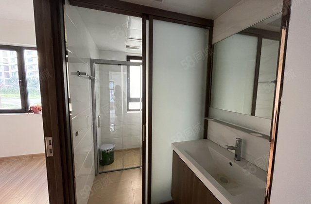 二中  房  辰悦 碧桂园  孝心一楼 车位储 满二四室两厅