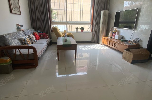 名人苑二期 精装修 电梯地暖洋房 东昌湖边 带车库  边户