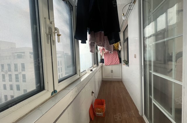 文轩总部 外国语     精装地暖三室朝阳 裕昌文轩