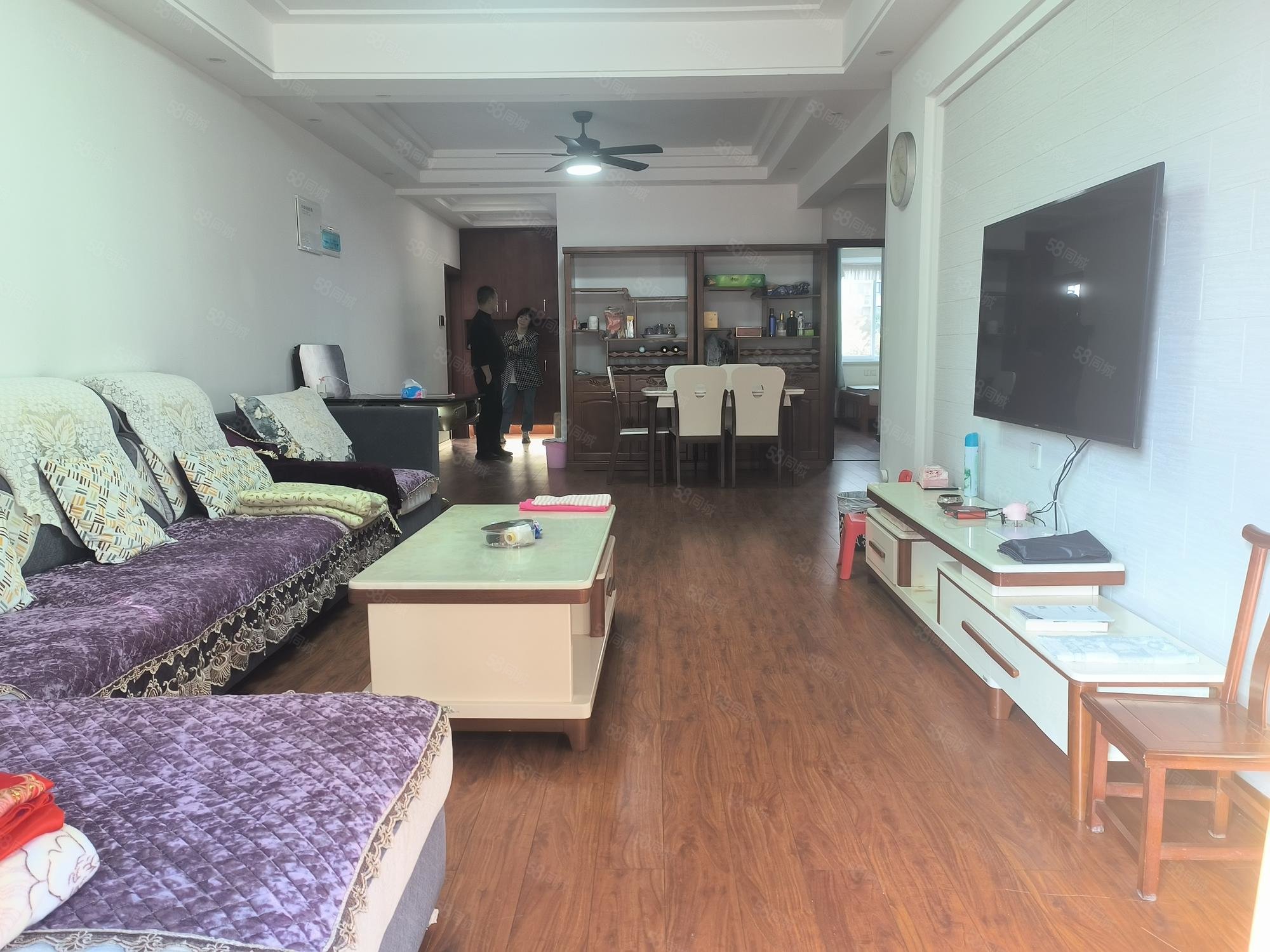 国瑞蓝山郡3室2厅2卫128.5㎡南北71万