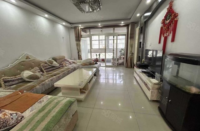 阳光   小区      8米大阳台 三室双卫双阳台