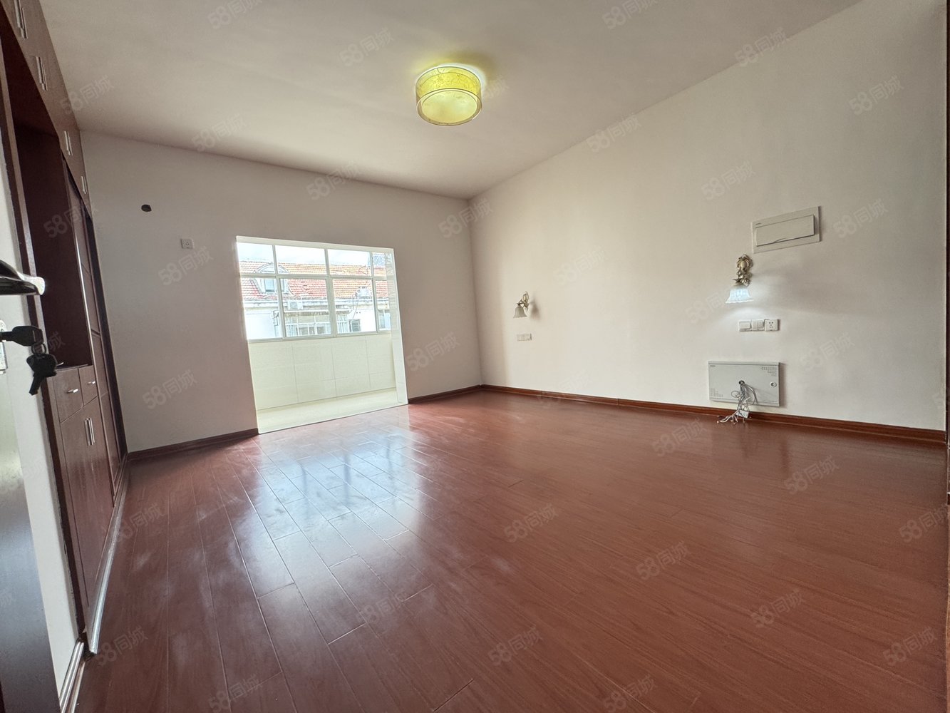 警苑6室2厅3卫160㎡南北79.8万