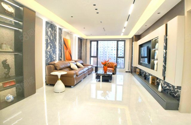 富奥斯坦利小镇3室2厅130.54㎡78.8万二手房图片