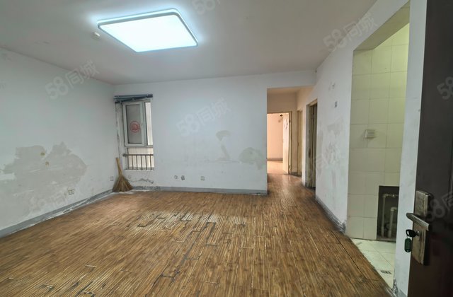 两馆安置小区3室1厅87㎡49万二手房图片