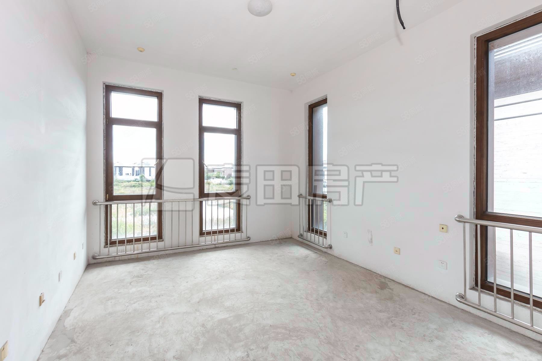 九章別墅4室3廳5衛(wèi)518.19㎡東南3900萬