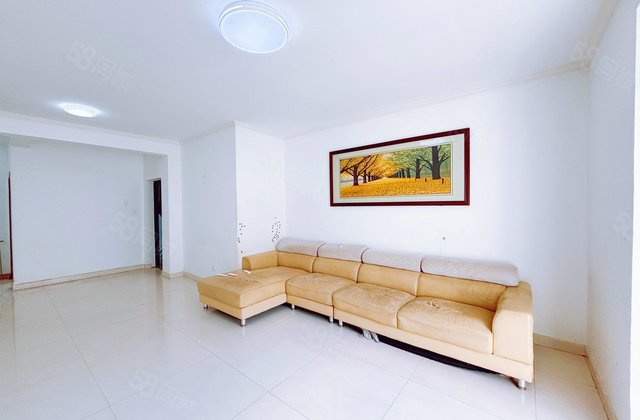 湖边 名人苑三期花园里 电梯洋房 好楼层 三室