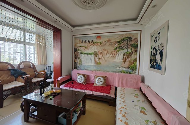 文轩本部，闸口附近 一口价54万 中间楼层，南北通透