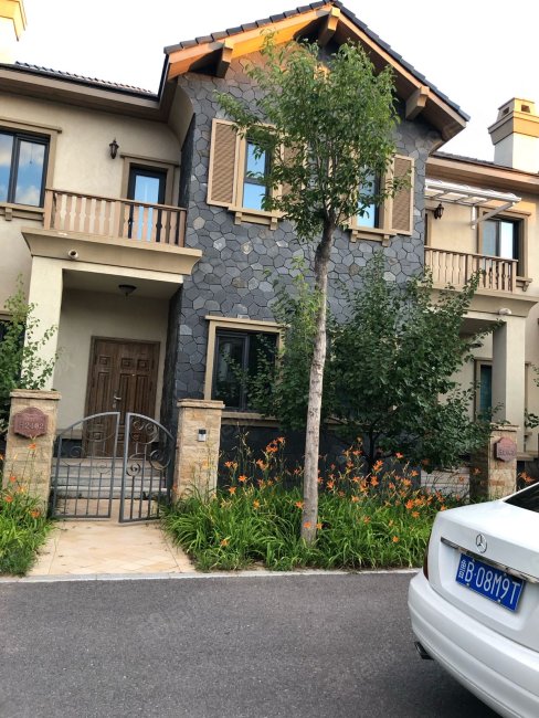 上谷水郡别墅幸福路2室2厅3卫14027平方米