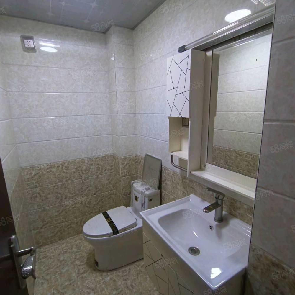 东苑明珠园3室2厅1卫124㎡南北65万