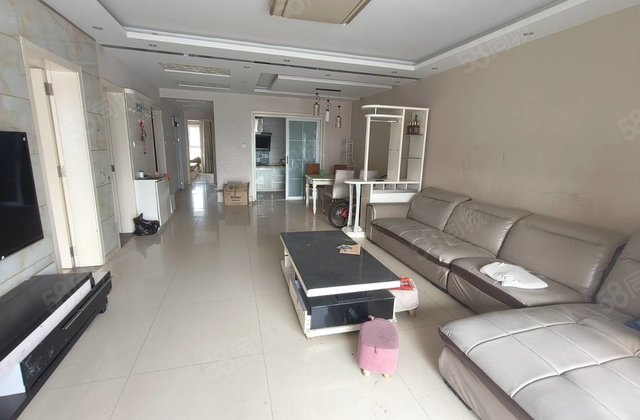 阿卡迪亚五期三室两厅两卫带车位，精装修。