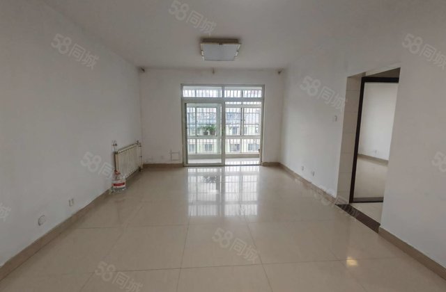 阳光        鸿顺花园 电梯三居 配套齐全 商品住宅